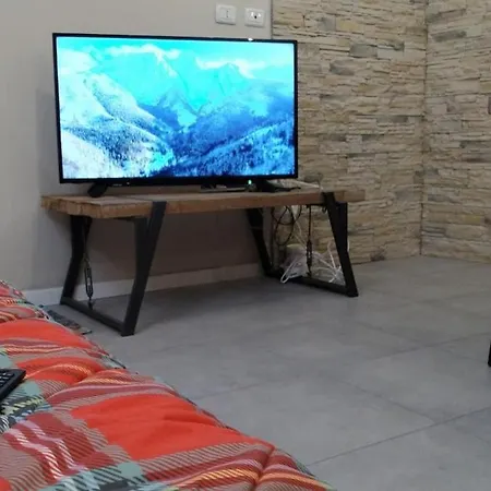 Adamello Peak One Apartamento *